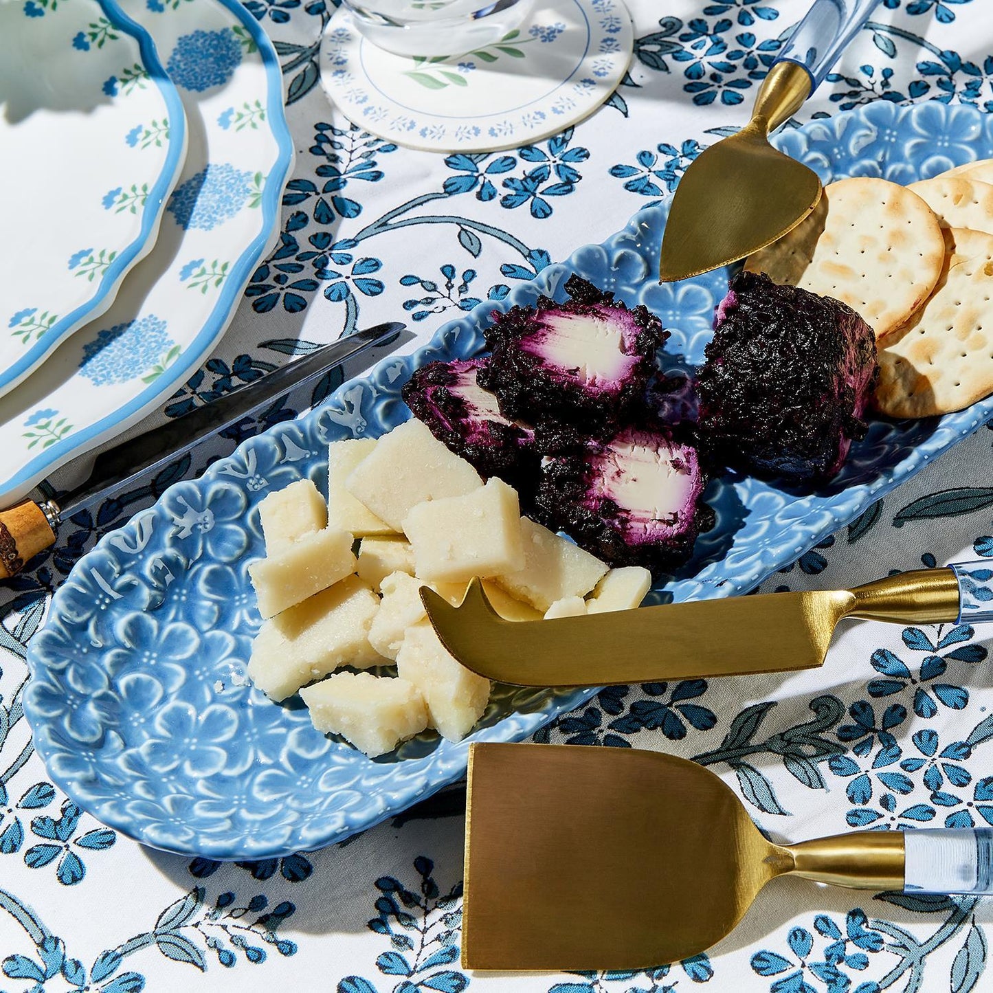 Hydrangea Tidbi/Cracker Dish Set of 2