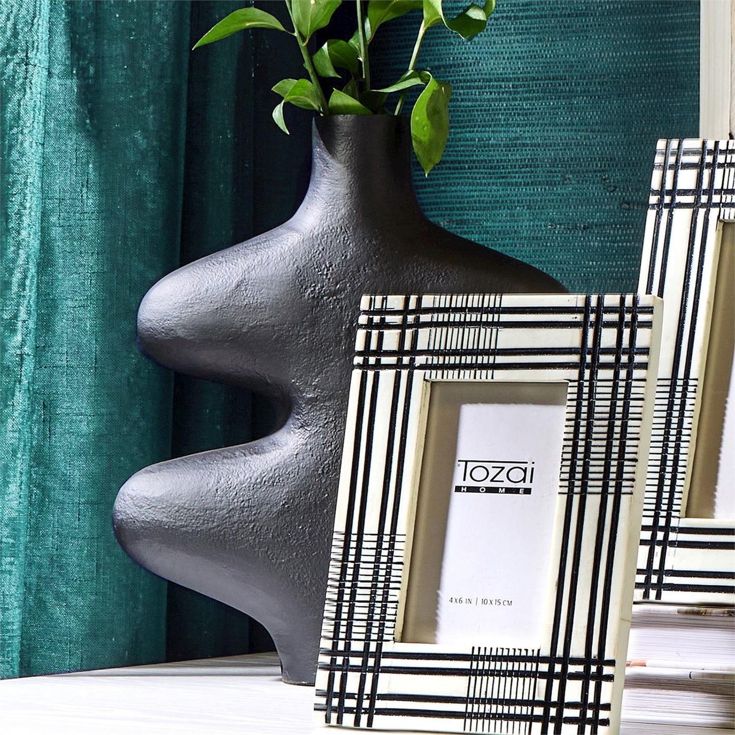 Bulb Black Vase